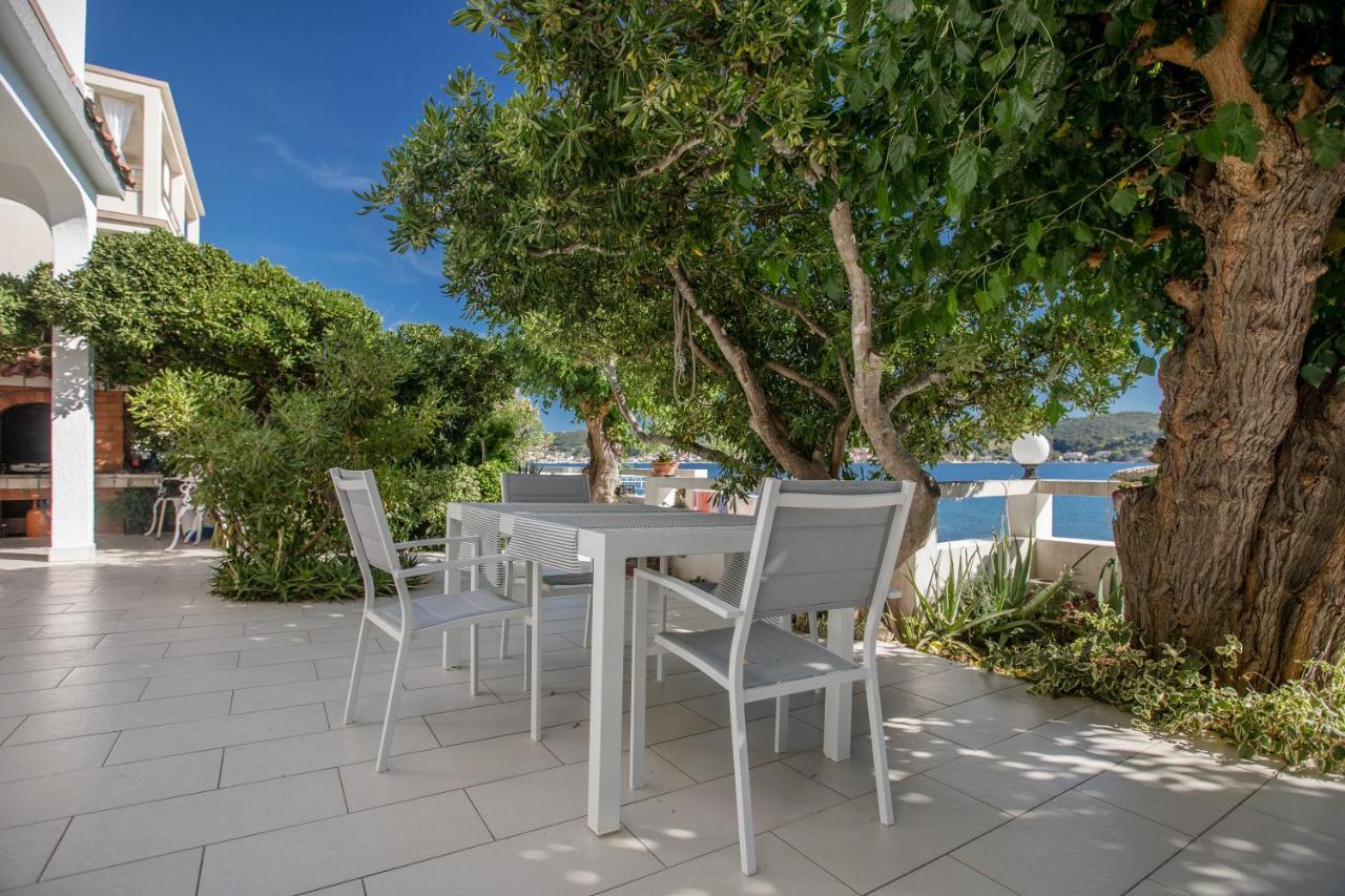 House Subic Apartment Supetarska Draga Bagian luar foto