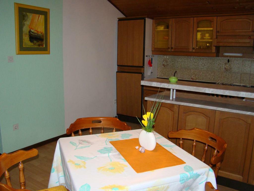 House Subic Apartment Supetarska Draga Bagian luar foto