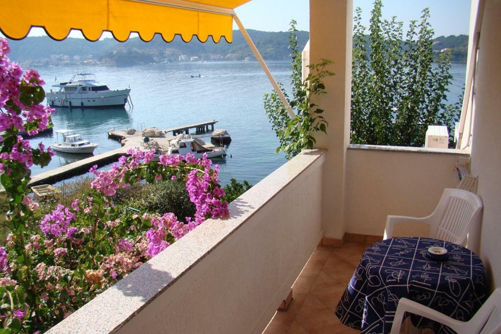 House Subic Apartment Supetarska Draga Bagian luar foto