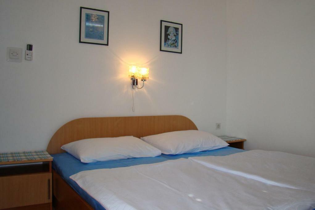 House Subic Apartment Supetarska Draga Bagian luar foto